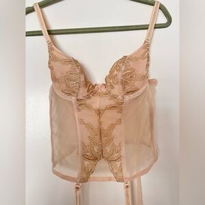 La Perla Elegant Lace Bustier in Peach color with garters